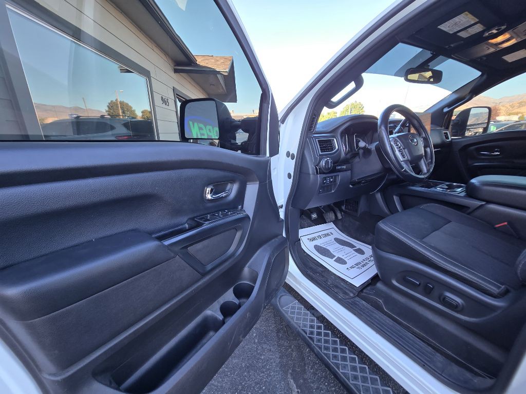 2019 Nissan Titan Image 10