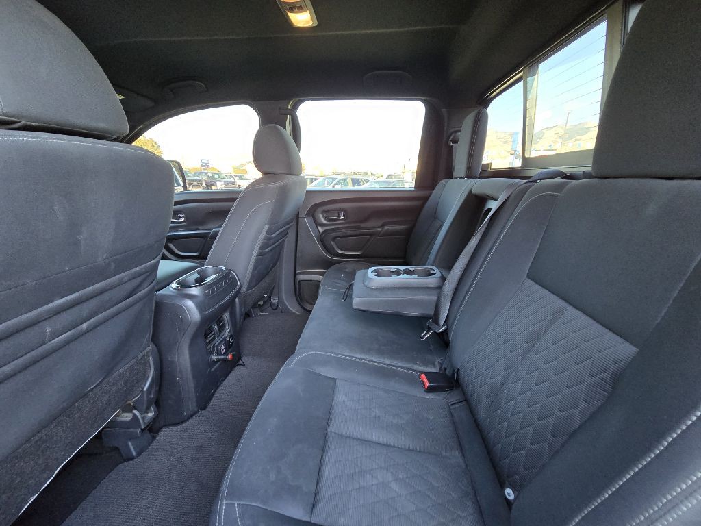 2019 Nissan Titan Image 21