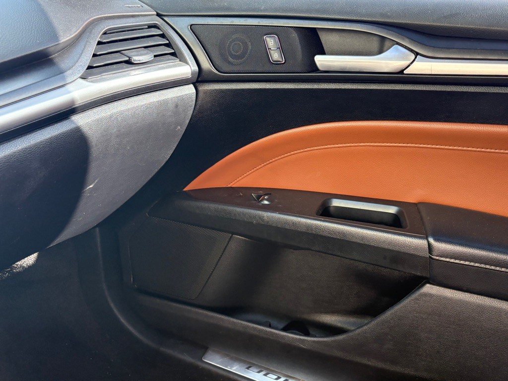 2019 Ford Fusion Image 16