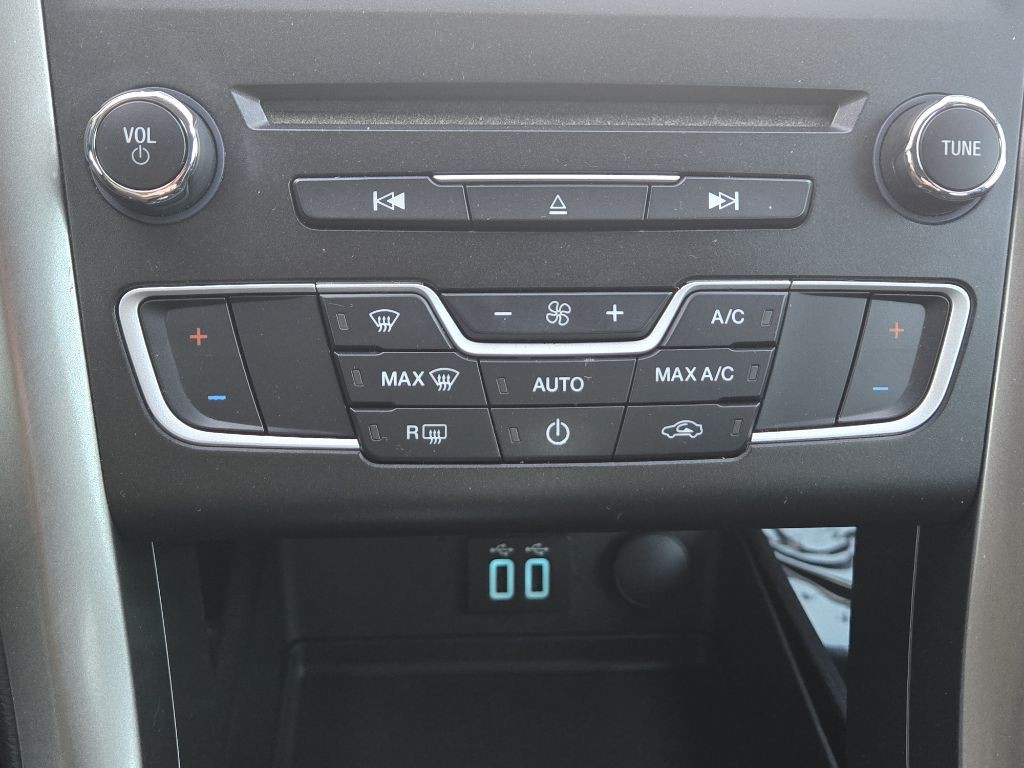2018 Ford Fusion Image 15