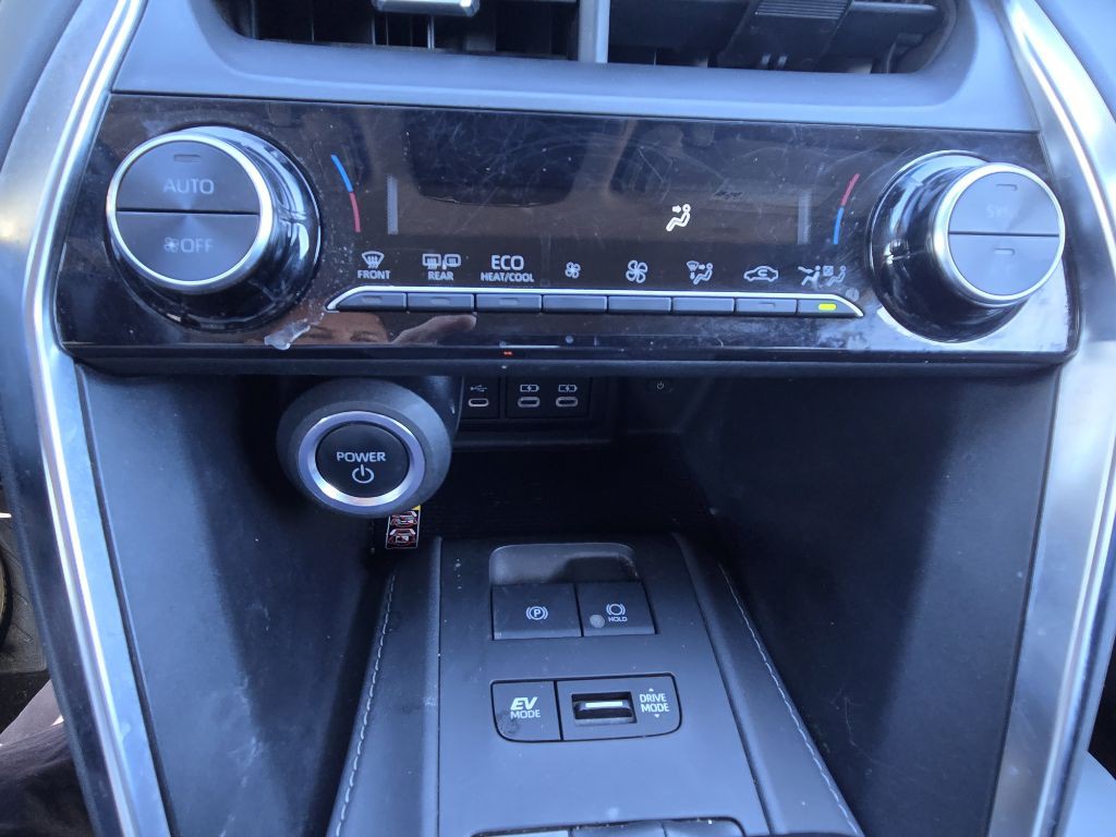 2024 Toyota Venza Image 16