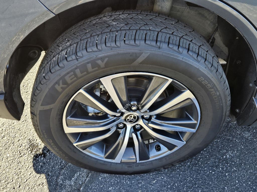 2024 Toyota Venza Image 26