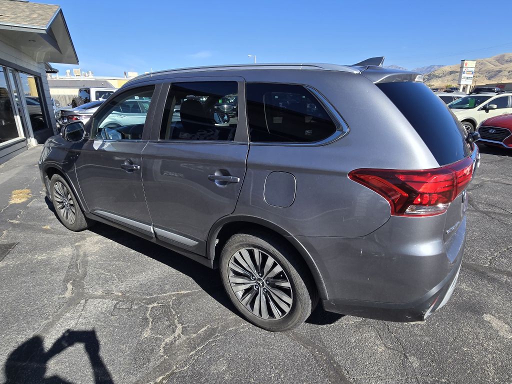 2020 Mitsubishi Outlander Image 5