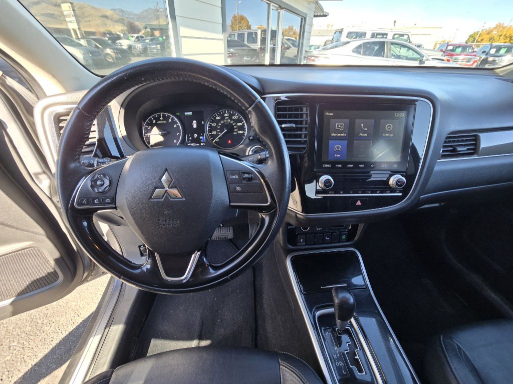 2020 Mitsubishi Outlander Image 11