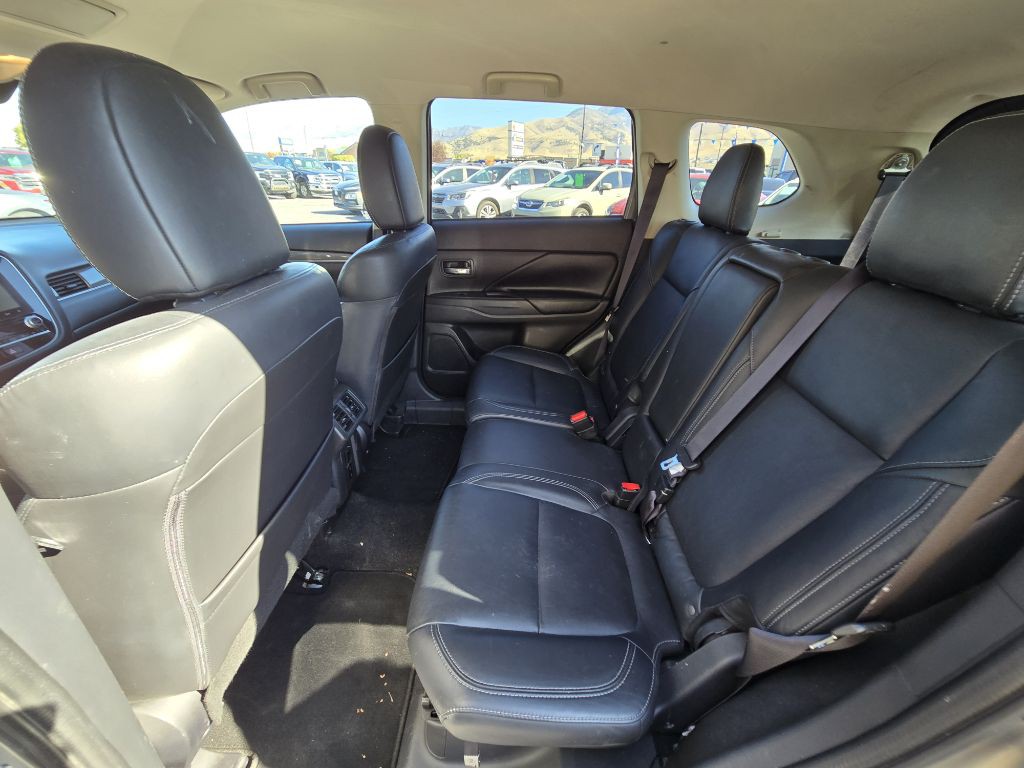 2020 Mitsubishi Outlander Image 19