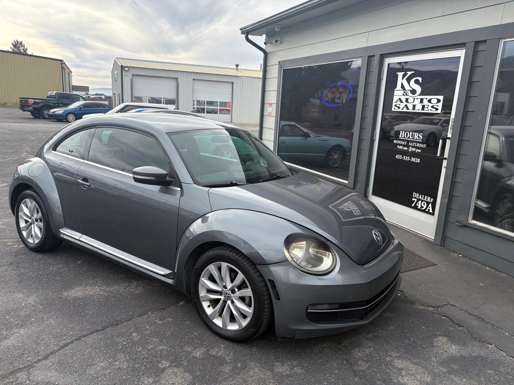 2014 Volkswagen Beetle Image 1