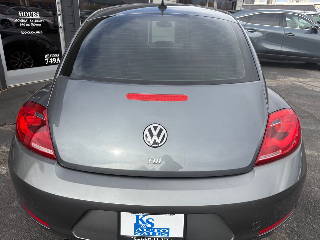 2014 Volkswagen Beetle Image 4