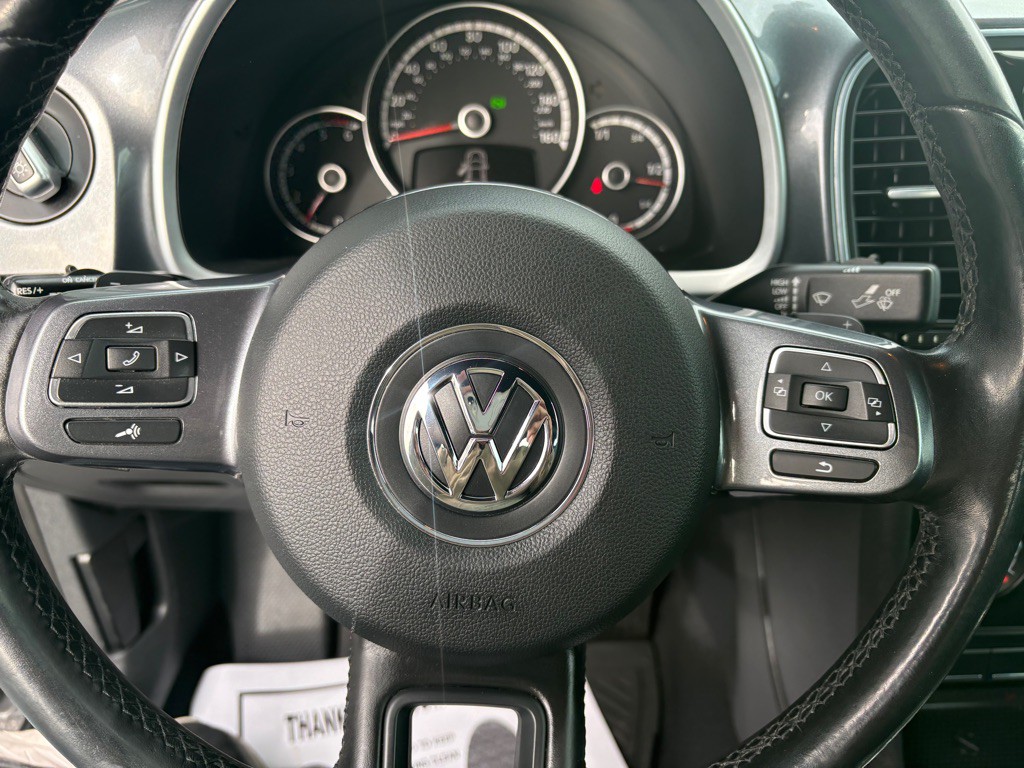 2014 Volkswagen Beetle Image 10