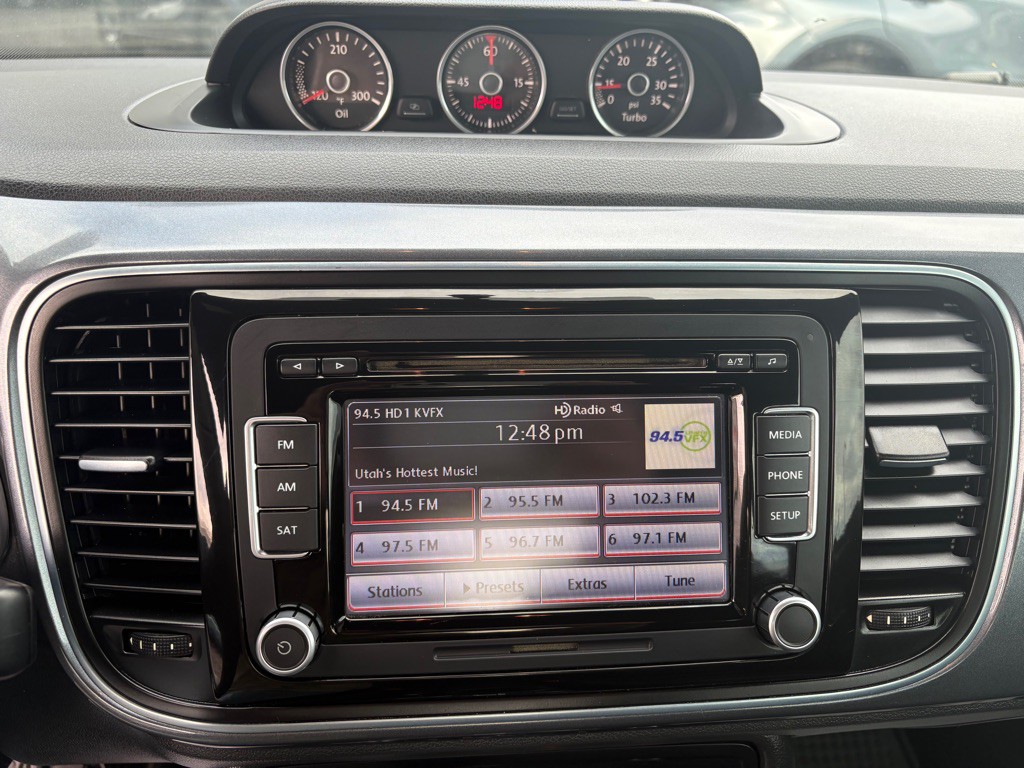 2014 Volkswagen Beetle Image 12