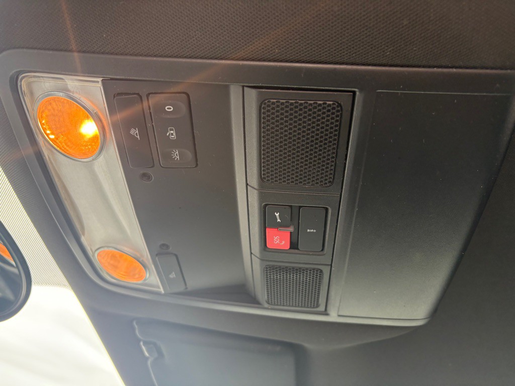 2014 Volkswagen Beetle Image 13