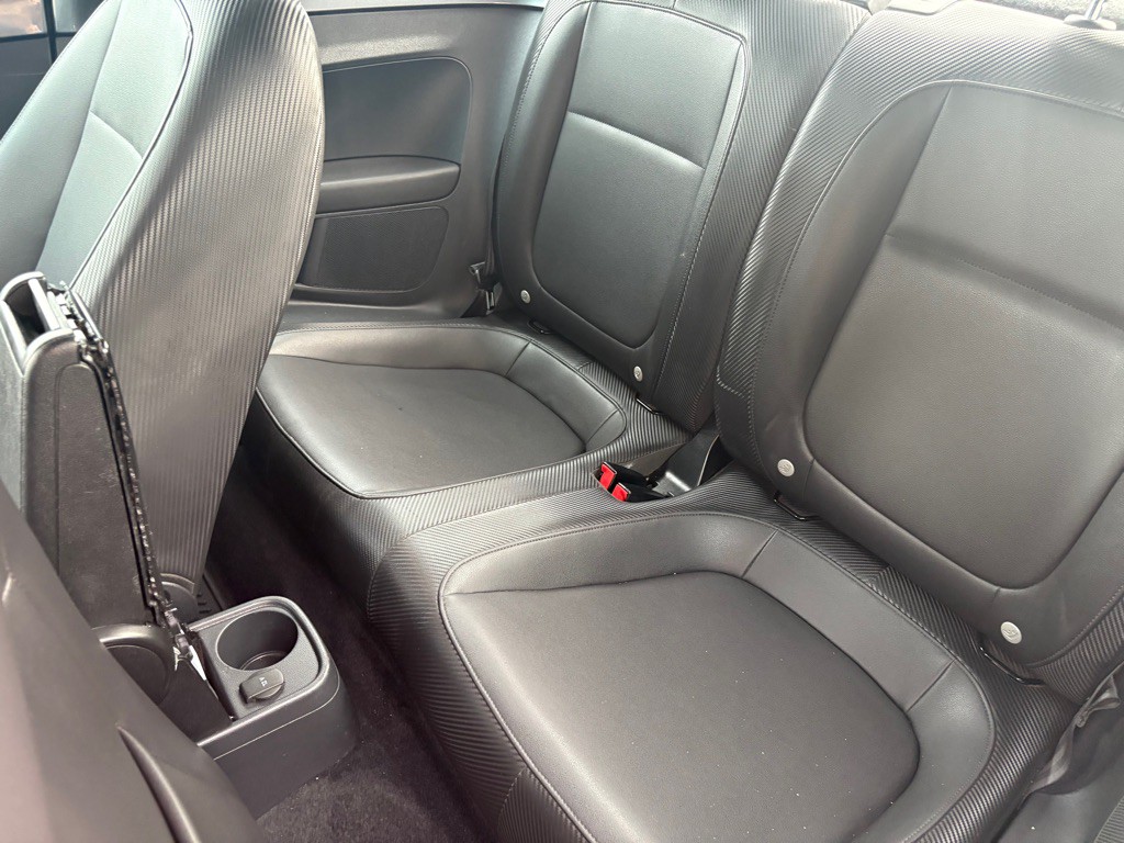 2014 Volkswagen Beetle Image 16