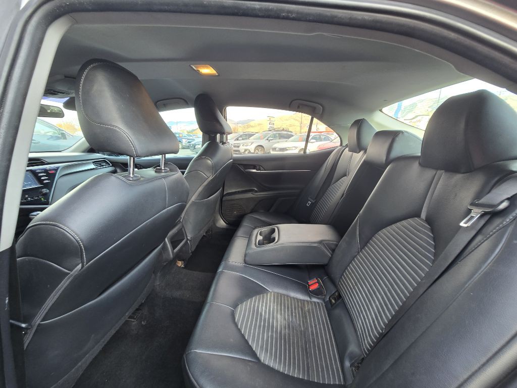 2019 Toyota Camry Image 16