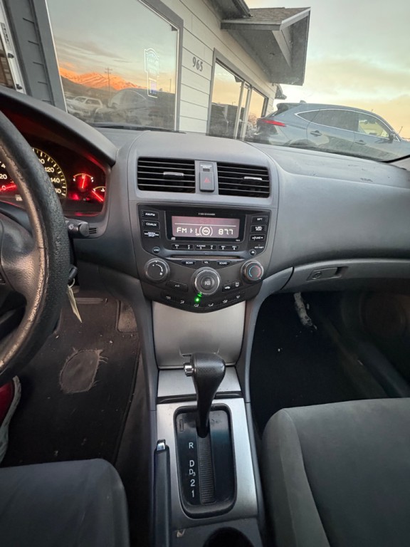 2004 Honda Accord Image 12