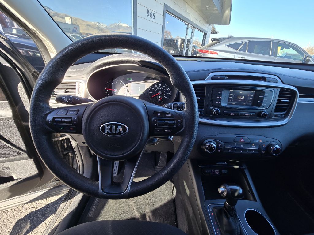 2017 Kia Sorento Image 11