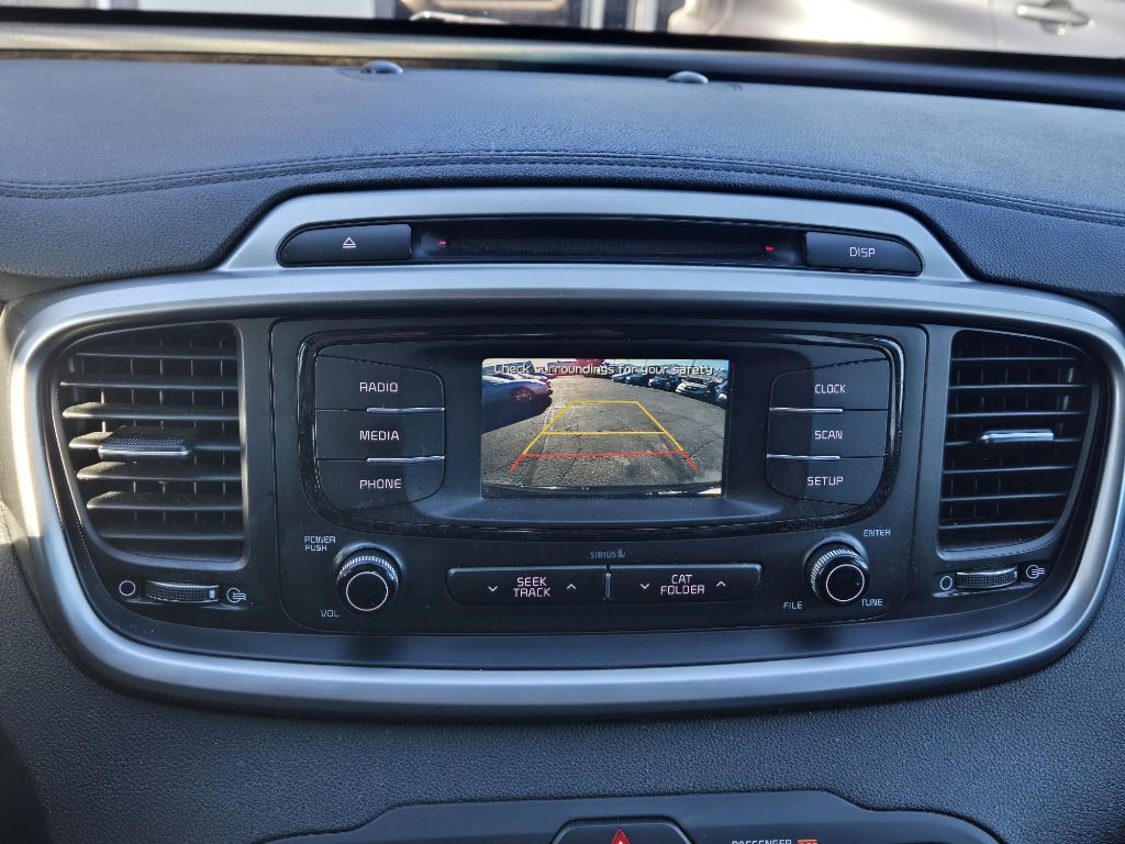2017 Kia Sorento Image 16