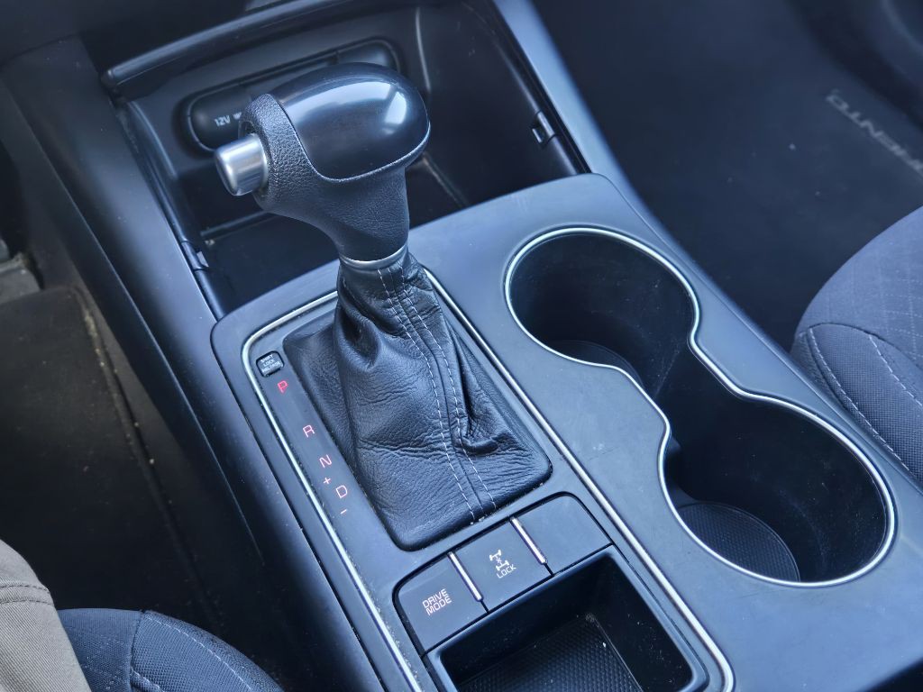 2017 Kia Sorento Image 18