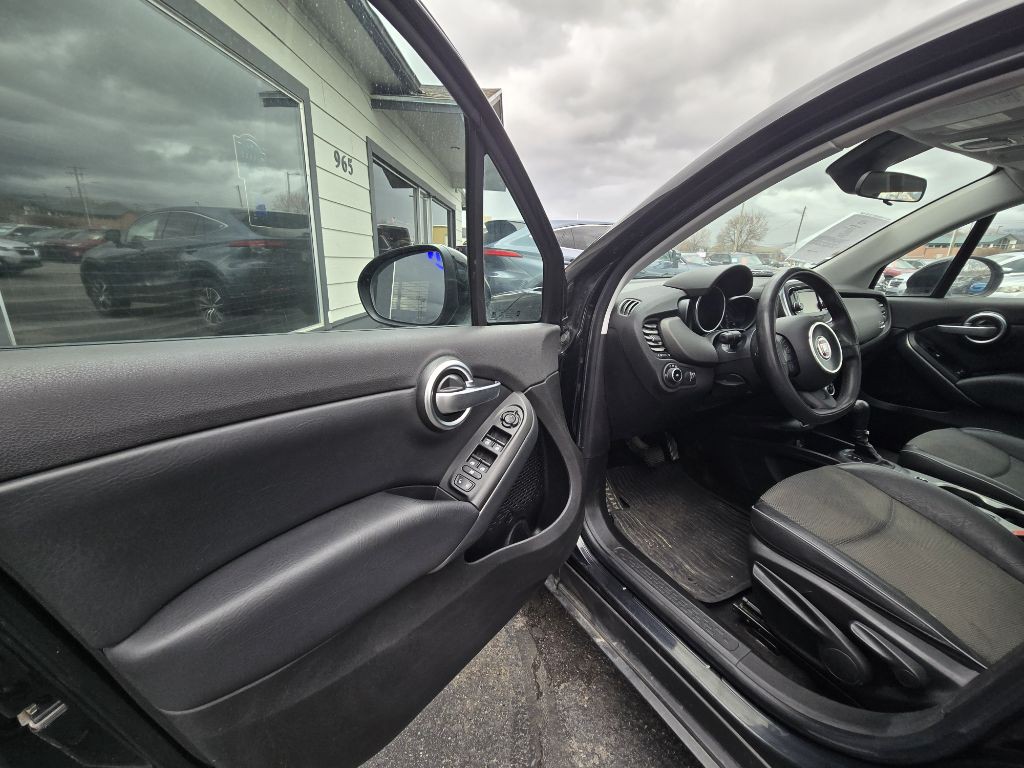 2016 FIAT 500 Image 9