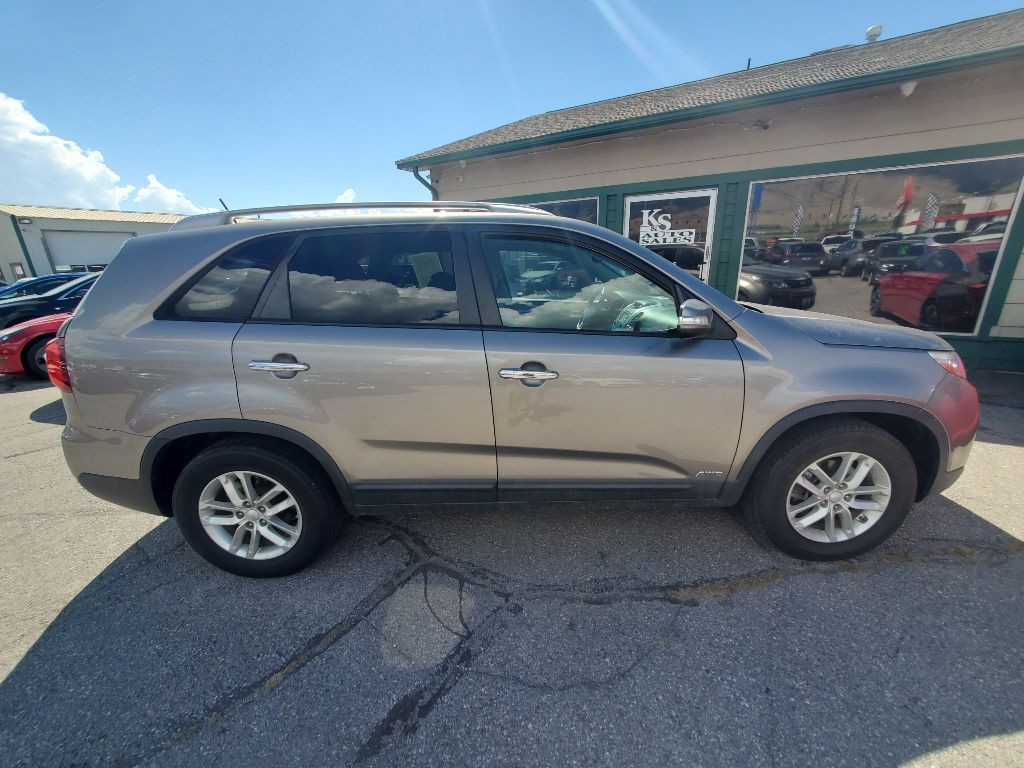 2015 Kia Sorento Image 2