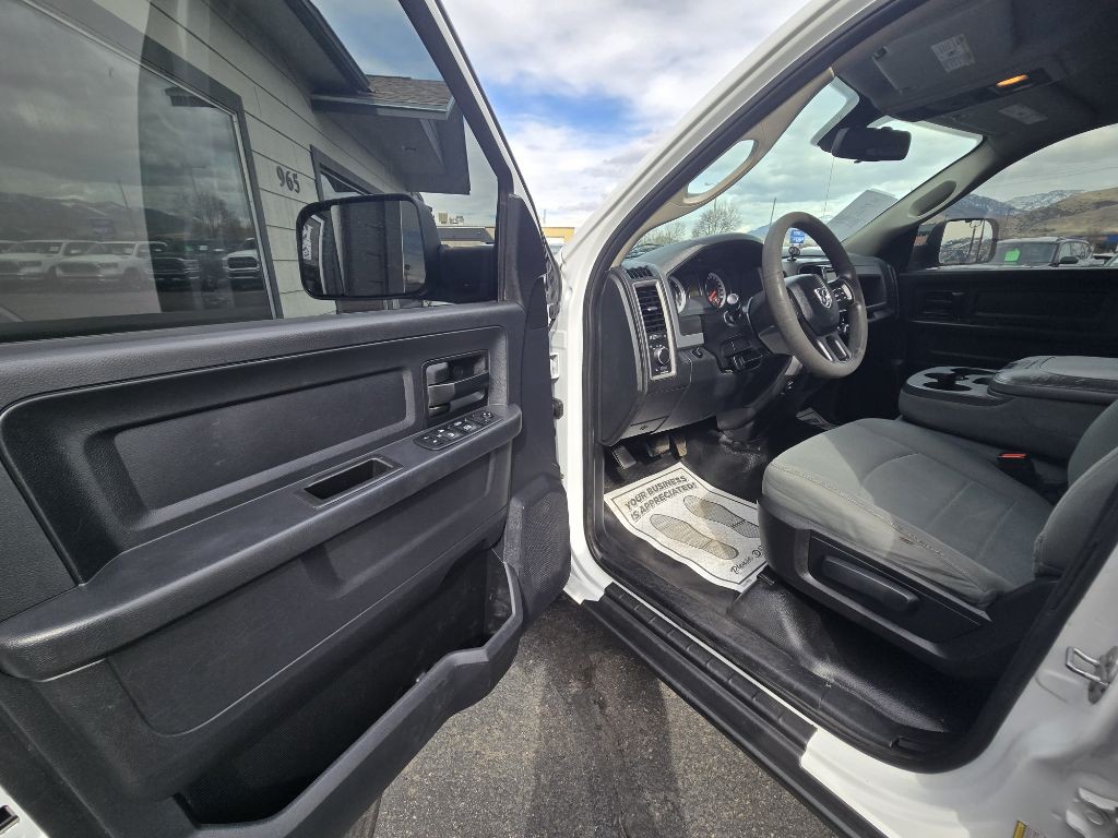 2015 RAM 1500 Image 9