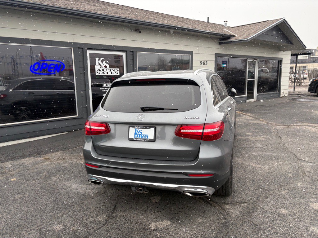 2016 Mercedes-Benz GLC-Class Image 4