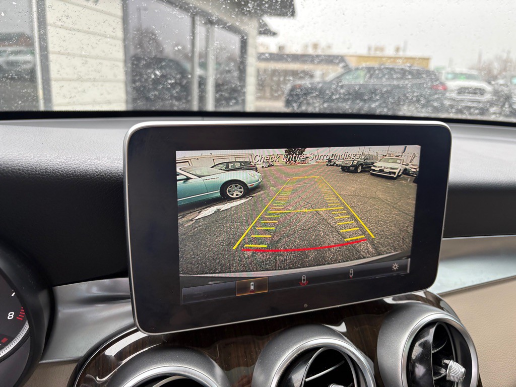 2016 Mercedes-Benz GLC-Class Image 11