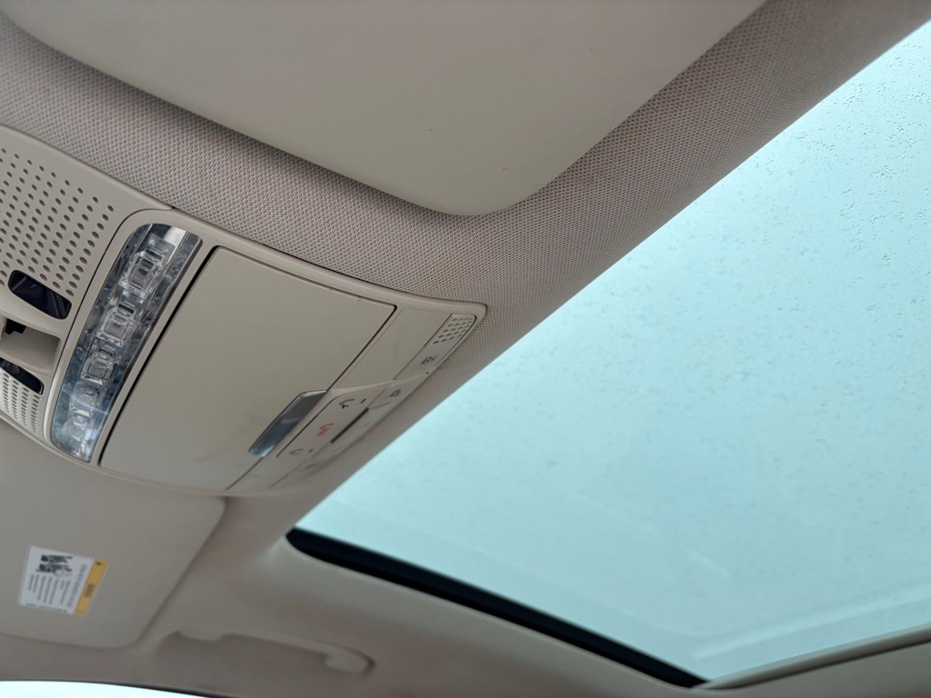 2016 Mercedes-Benz GLC-Class Image 13