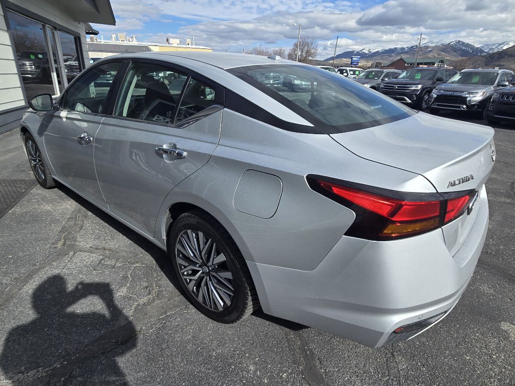 2024 Nissan Altima Image 5