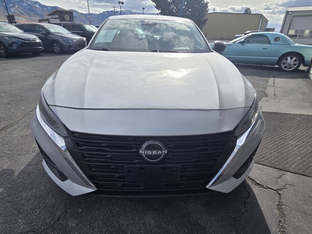 2024 Nissan Altima Image 8