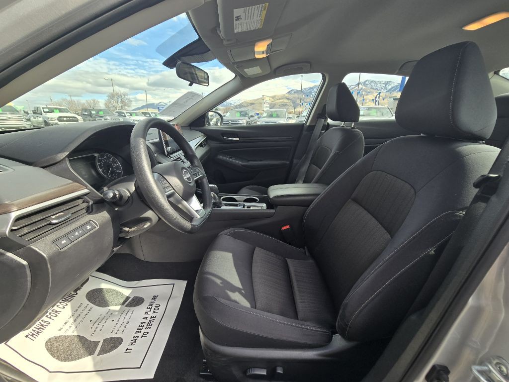 2024 Nissan Altima Image 10