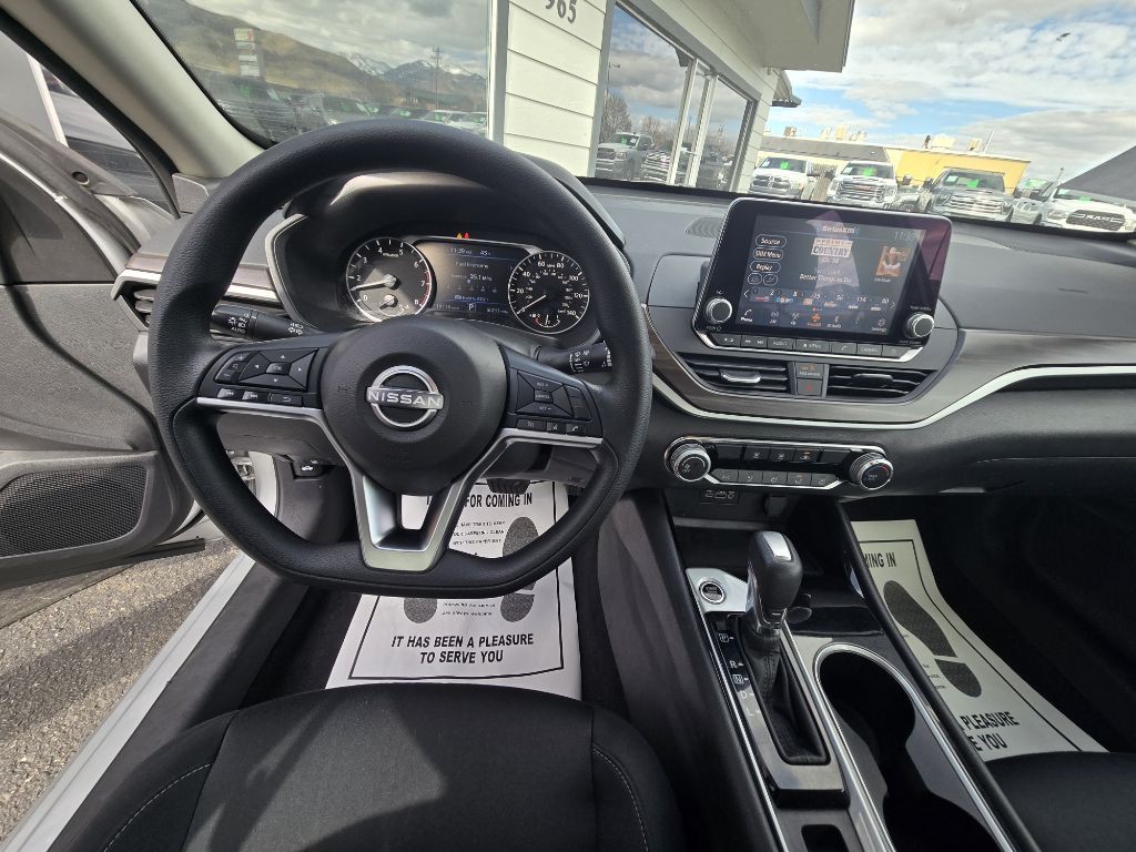 2024 Nissan Altima Image 11
