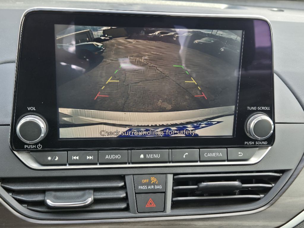 2024 Nissan Altima Image 17