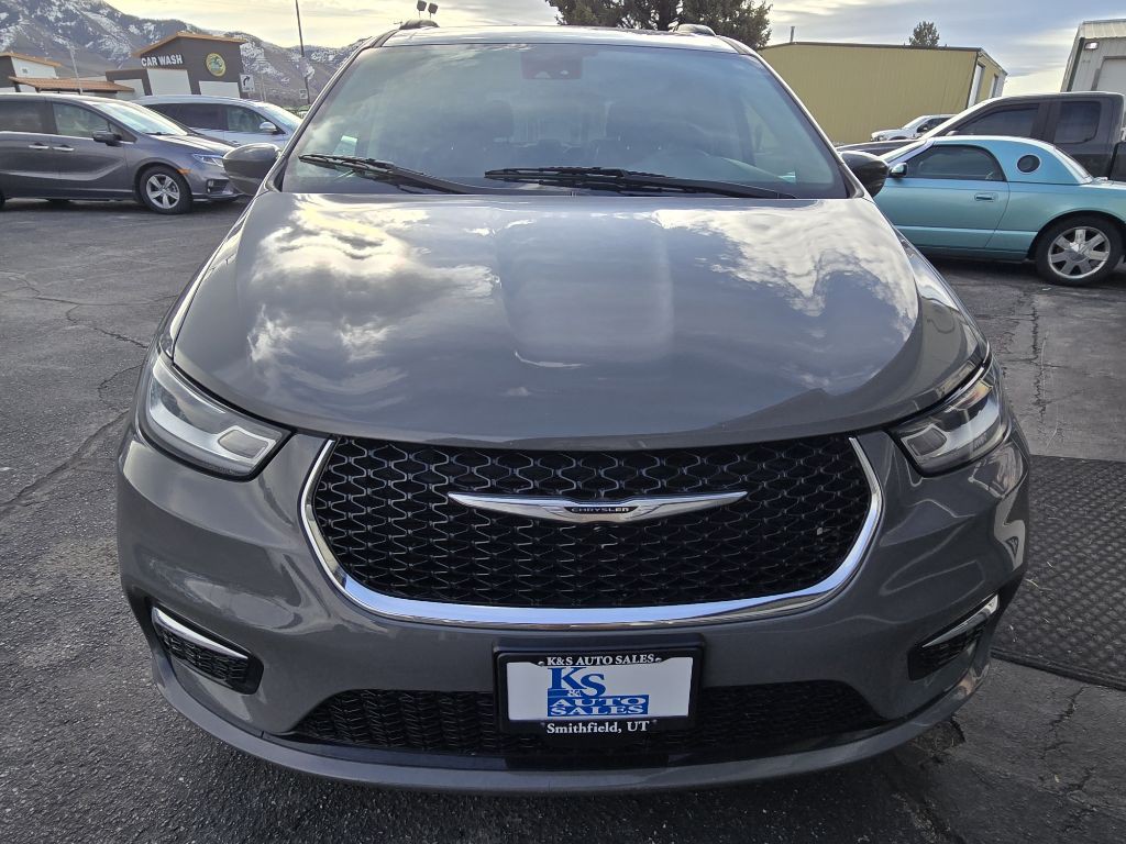 2022 Chrysler Pacifica Image 8