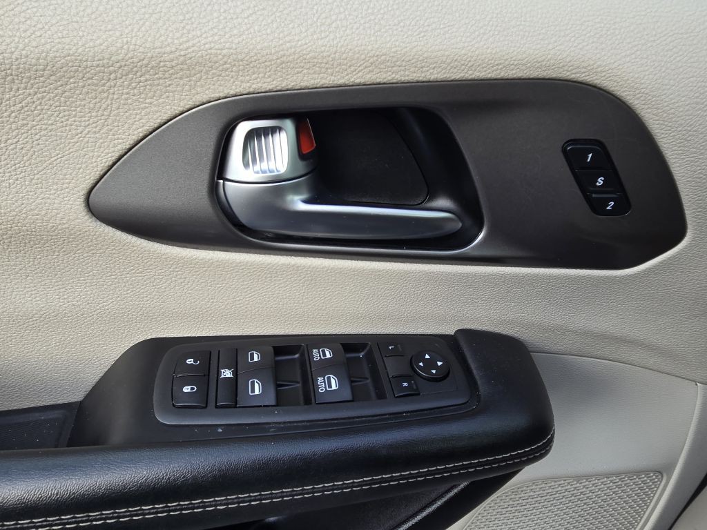 2022 Chrysler Pacifica Image 10
