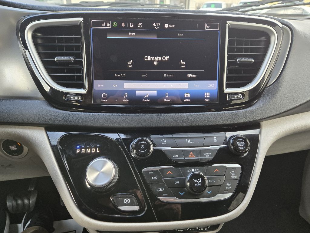 2022 Chrysler Pacifica Image 15