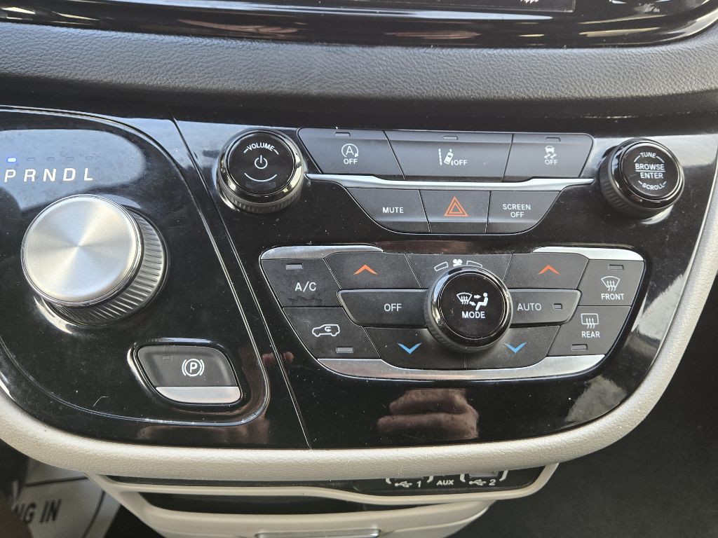 2022 Chrysler Pacifica Image 17