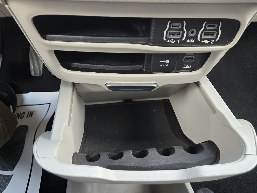 2022 Chrysler Pacifica Image 19