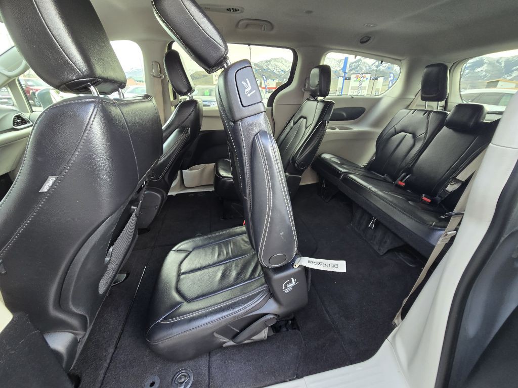 2022 Chrysler Pacifica Image 25