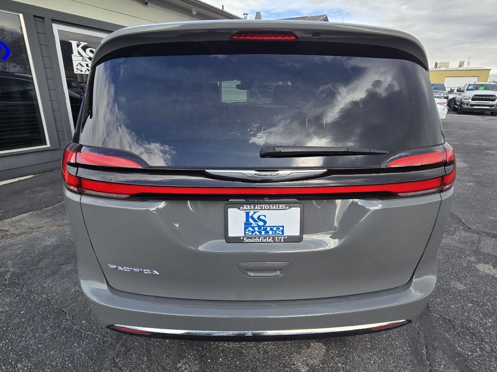 2022 Chrysler Pacifica Image 4