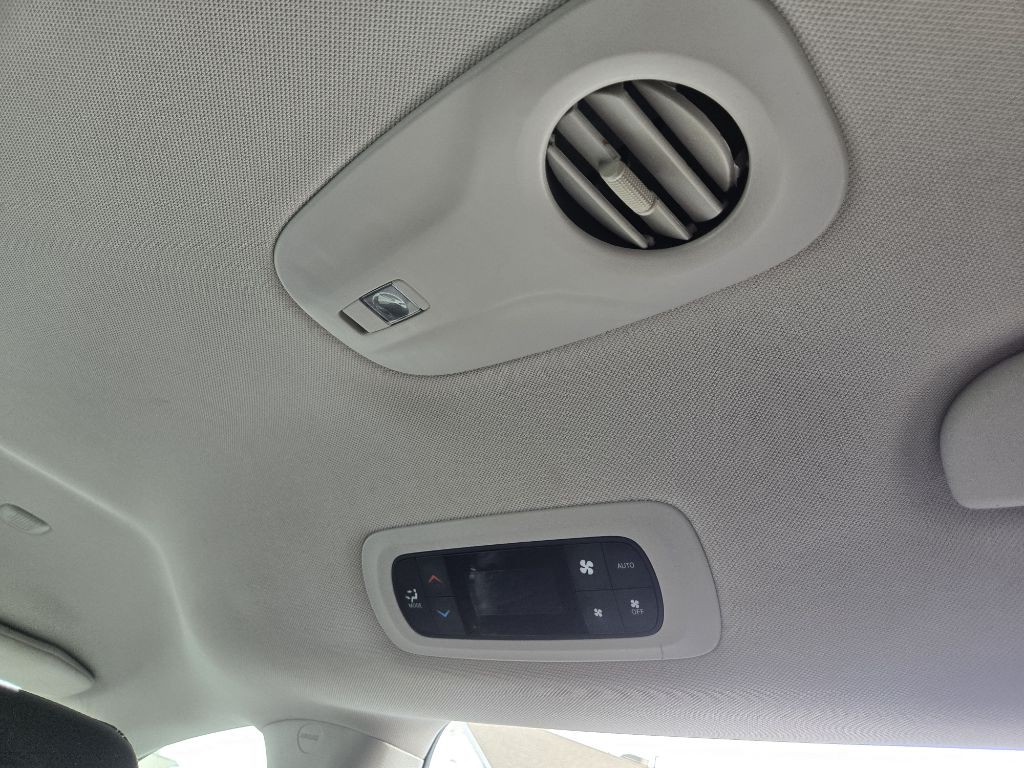 2022 Chrysler Pacifica Image 27