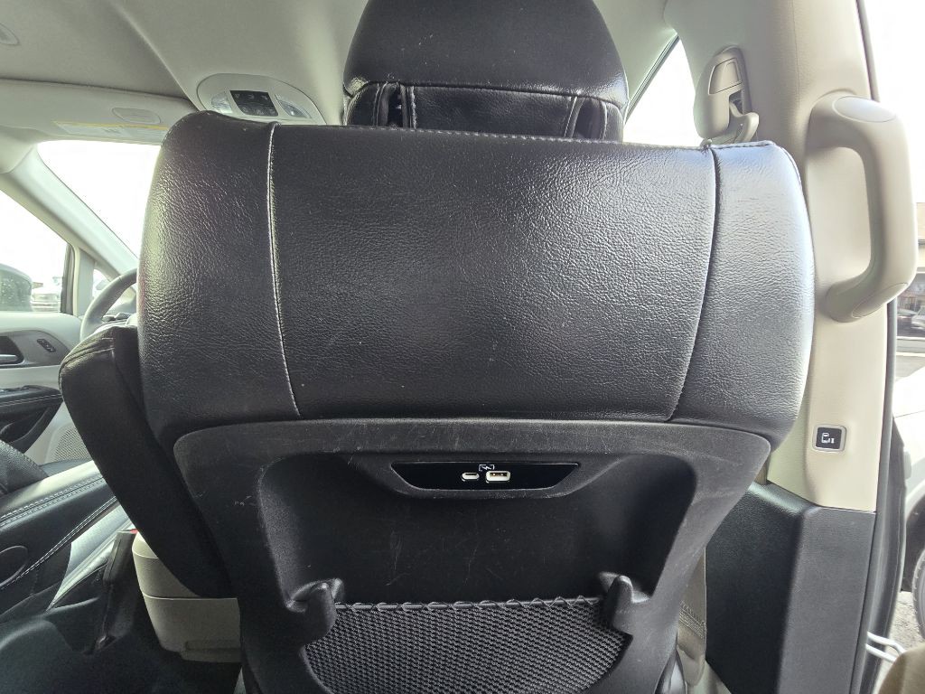 2022 Chrysler Pacifica Image 28