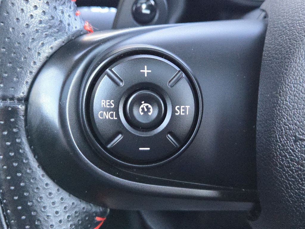 2019 MINI Cooper Image 13