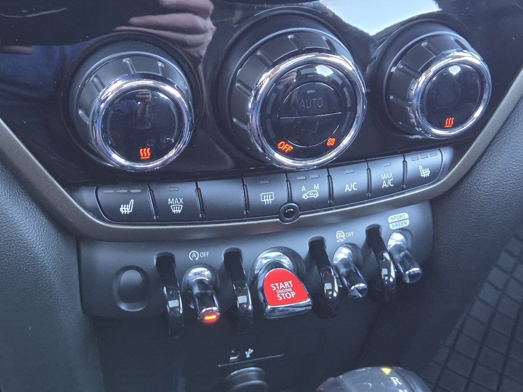 2019 MINI Cooper Image 18