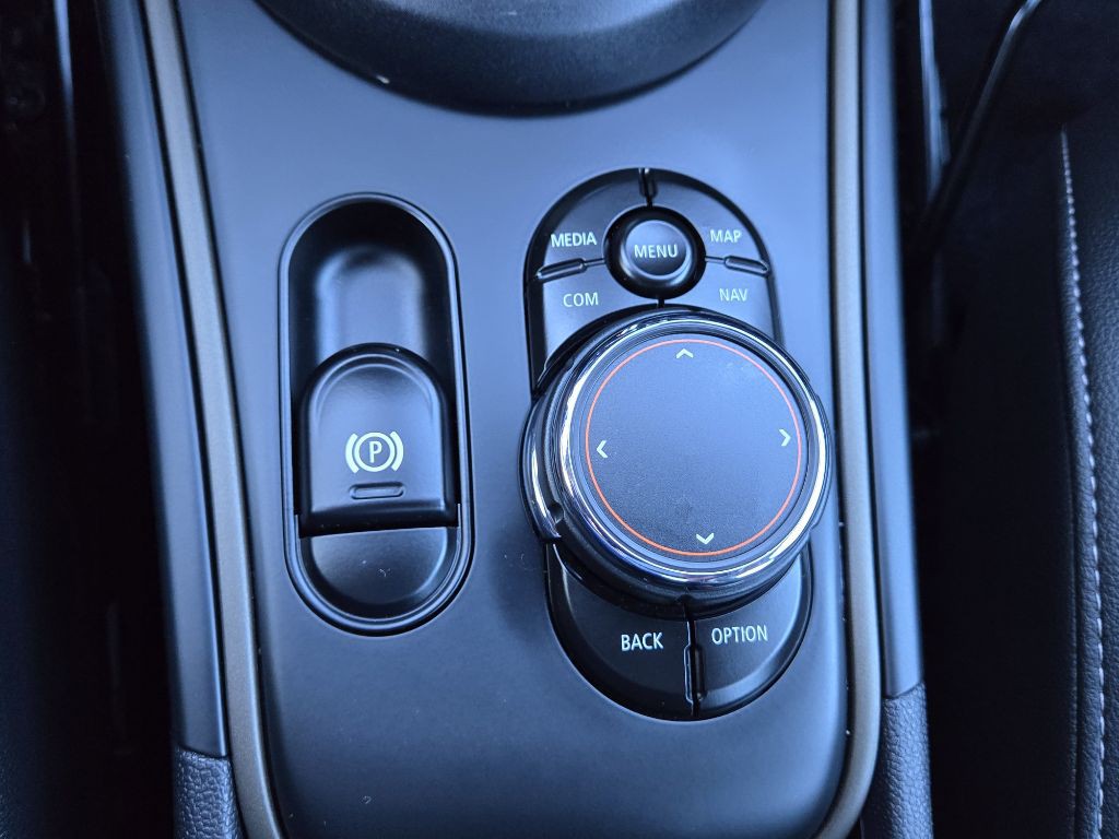 2019 MINI Cooper Image 22