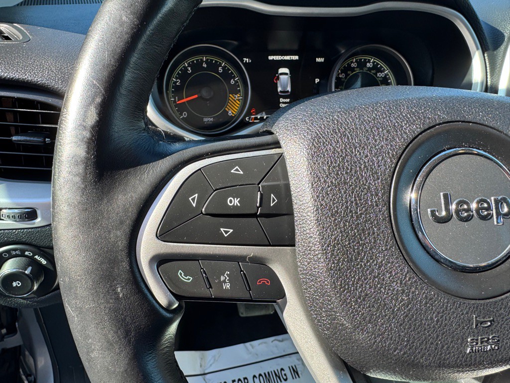 2016 Jeep Cherokee Image 12