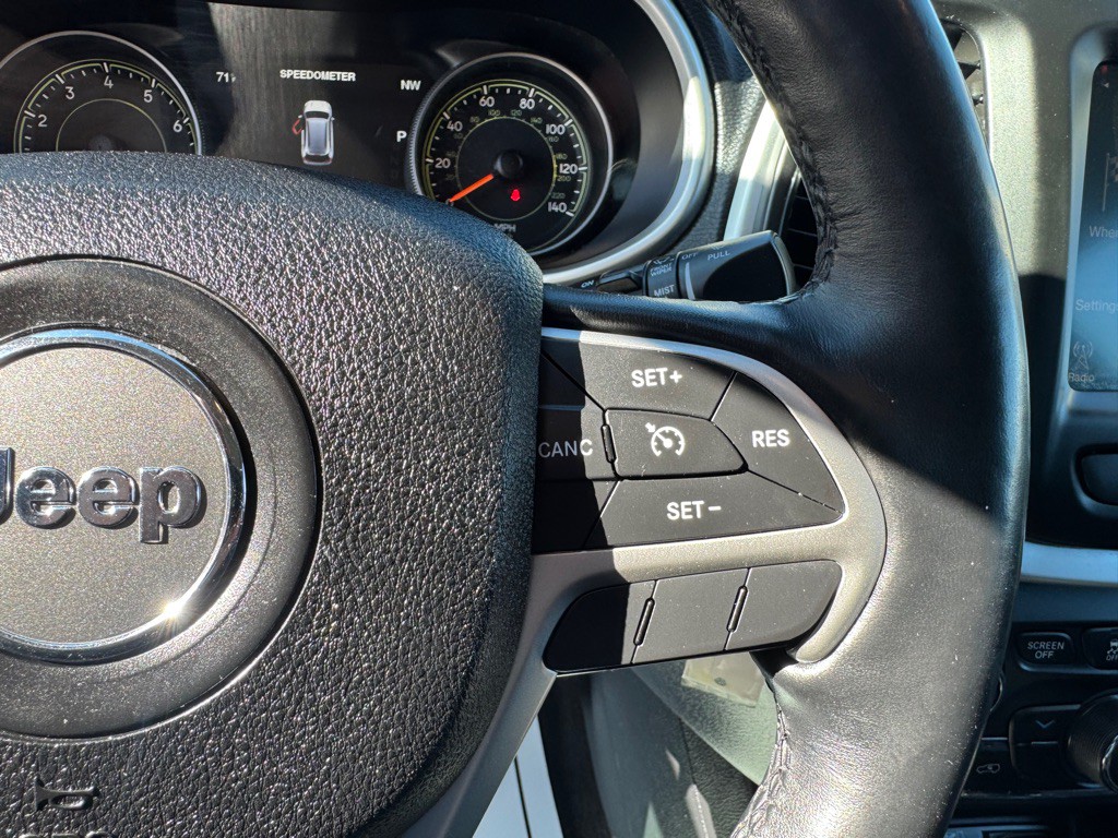 2016 Jeep Cherokee Image 13