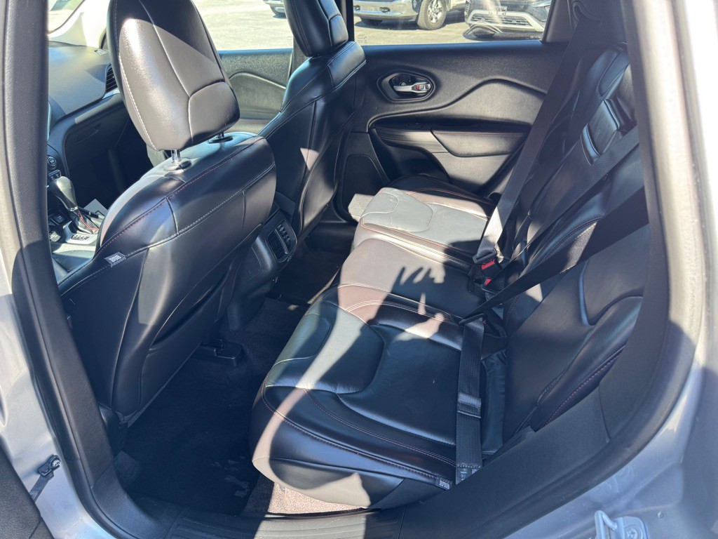 2016 Jeep Cherokee Image 25