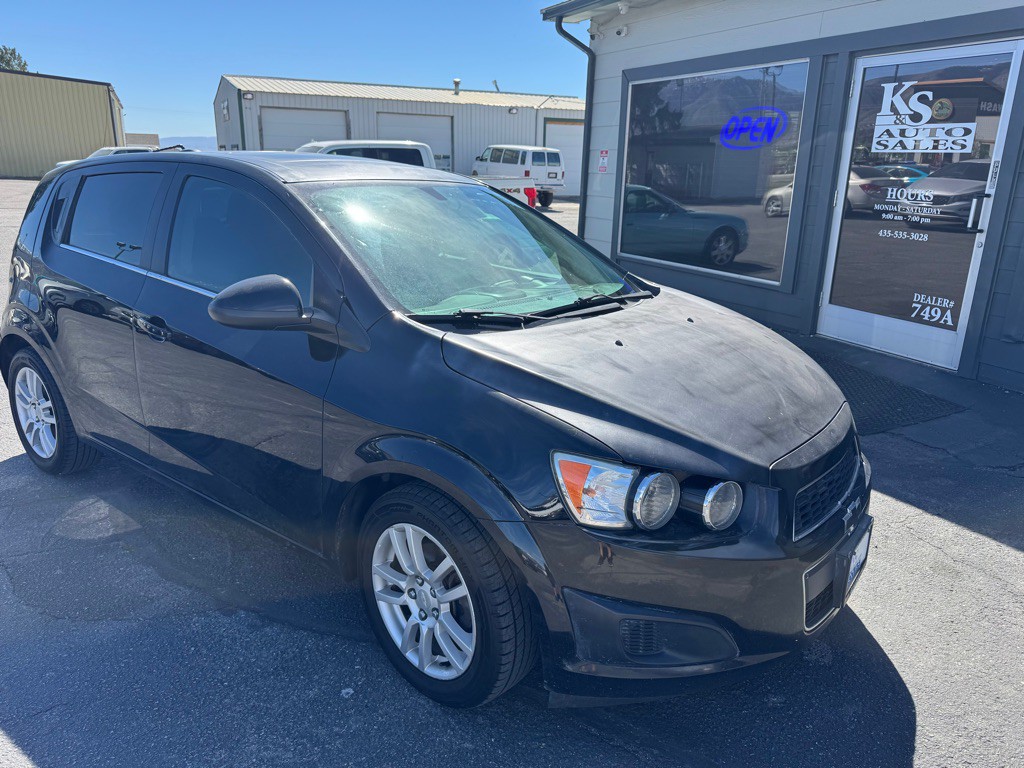 2016 Chevrolet Sonic Image 1