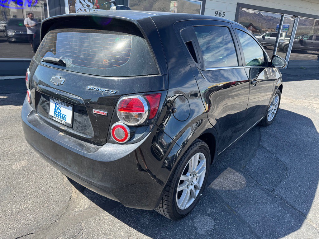 2016 Chevrolet Sonic Image 3