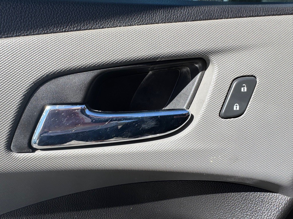 2016 Chevrolet Sonic Image 9