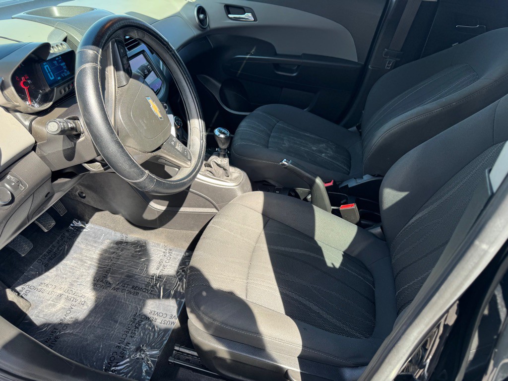 2016 Chevrolet Sonic Image 11